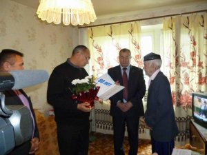 Поздравление долгожителя