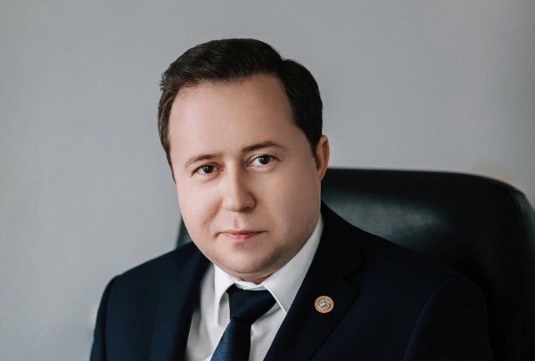 Поздравление Эдуарда Вафина с Днем Весны и Труда!