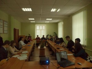 За круглым столом