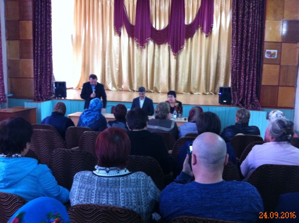 Продолжаются встречи с населением в Черемшанском районе