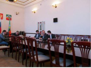 В зале заседания Совета Бавлинского муниципального района обсудили проблему задолженности по уплате страховых взносов