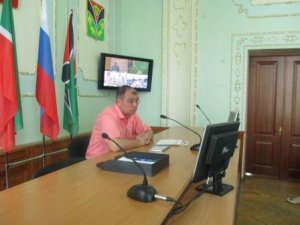 Нужно воздействовать на нерадивых работодателей со всех сторон