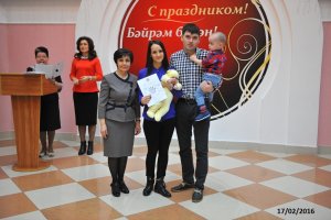 В Набережных Челнах вручили материнский капитал