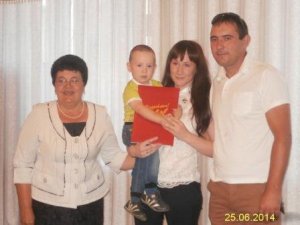 В здании ЗАГСа Кукморского муниципального района проведено торжественное вручение сертификата на МСК