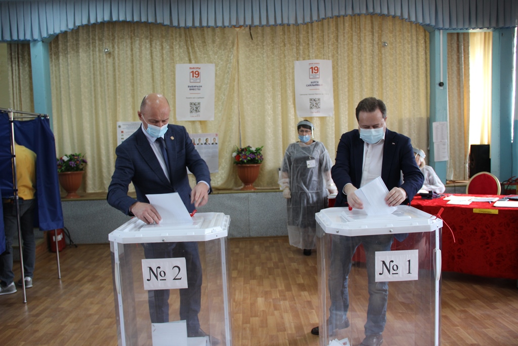 Глава татарстанского Пенсионного фонда Эдуард Вафин одним из первых принял участие в выборах депутатов Госдумы