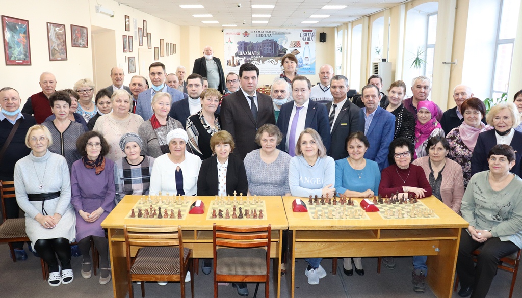 Глава татарстанского пенсионного фонда  открыл ХI Республиканский турнир по шахматам и шашкам среди пенсионеров