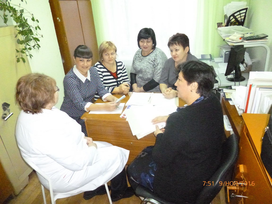 За круглым столом