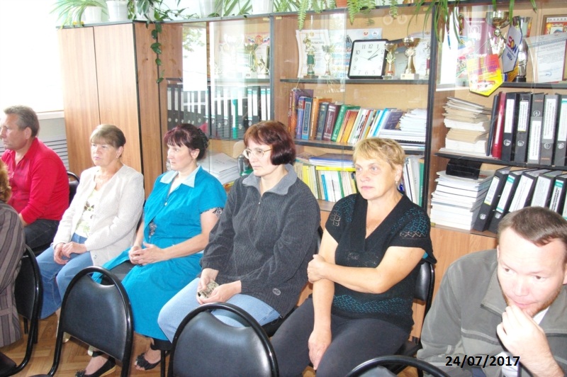 Встречи  с трудовыми коллективами.