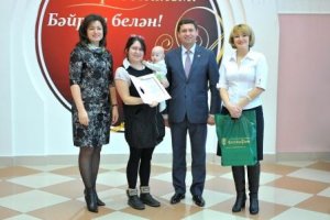 Торжественно вручаем и разъясняем!