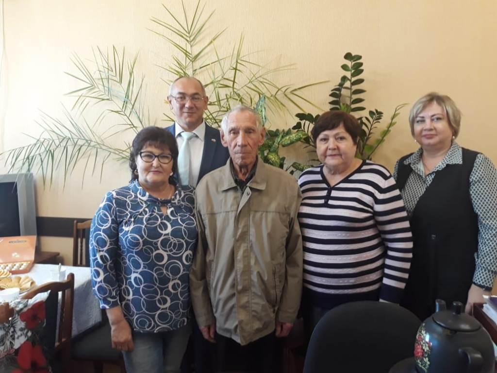 С праздником, ветераны!