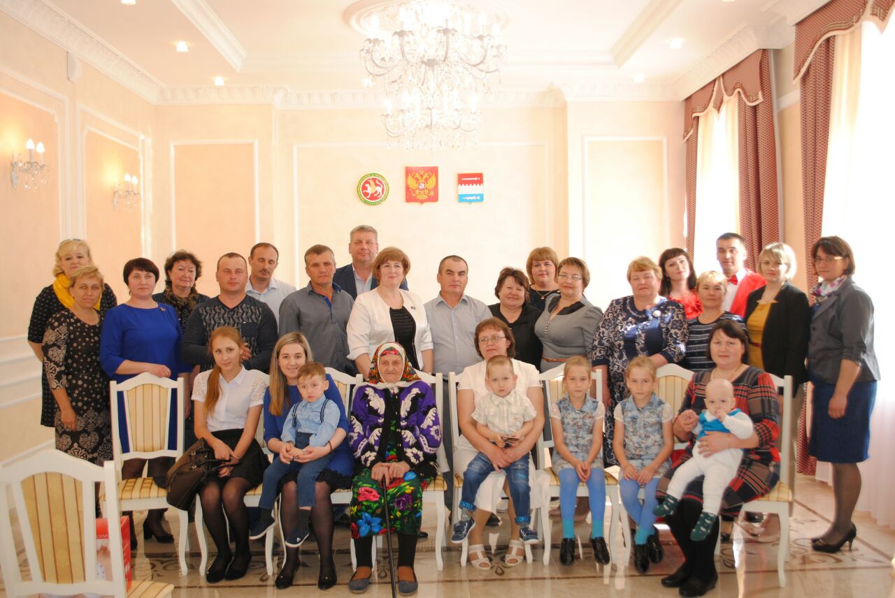 «Вручение сертификатов на материнский(семейный) капитал» 	