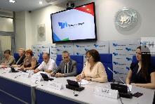 Гюльсина Сабирова приняла участие в пресс-конференции, посвященной набору социальных услуг