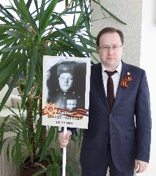 Эдуард Вафин принял участие в торжественной акции «Бессмертный полк»