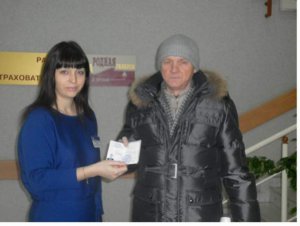 Торжественное вручение пенсионных удостоверений
